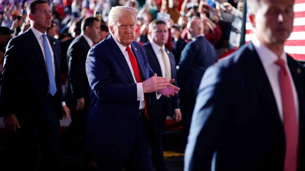 Secret Service Scandal Explodes – Agent In Charge Of Protecting Trump Suspended